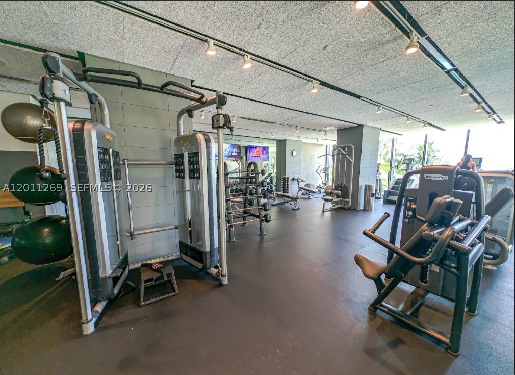 460 NE 28th St #3408, Miami FL 33137