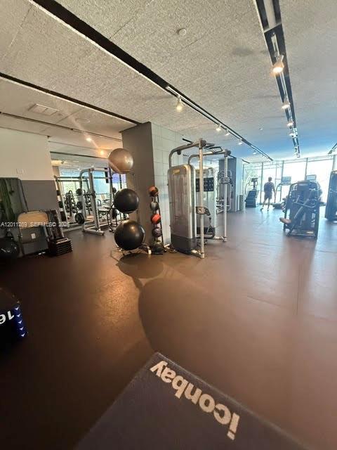 460 NE 28th St #3408, Miami FL 33137