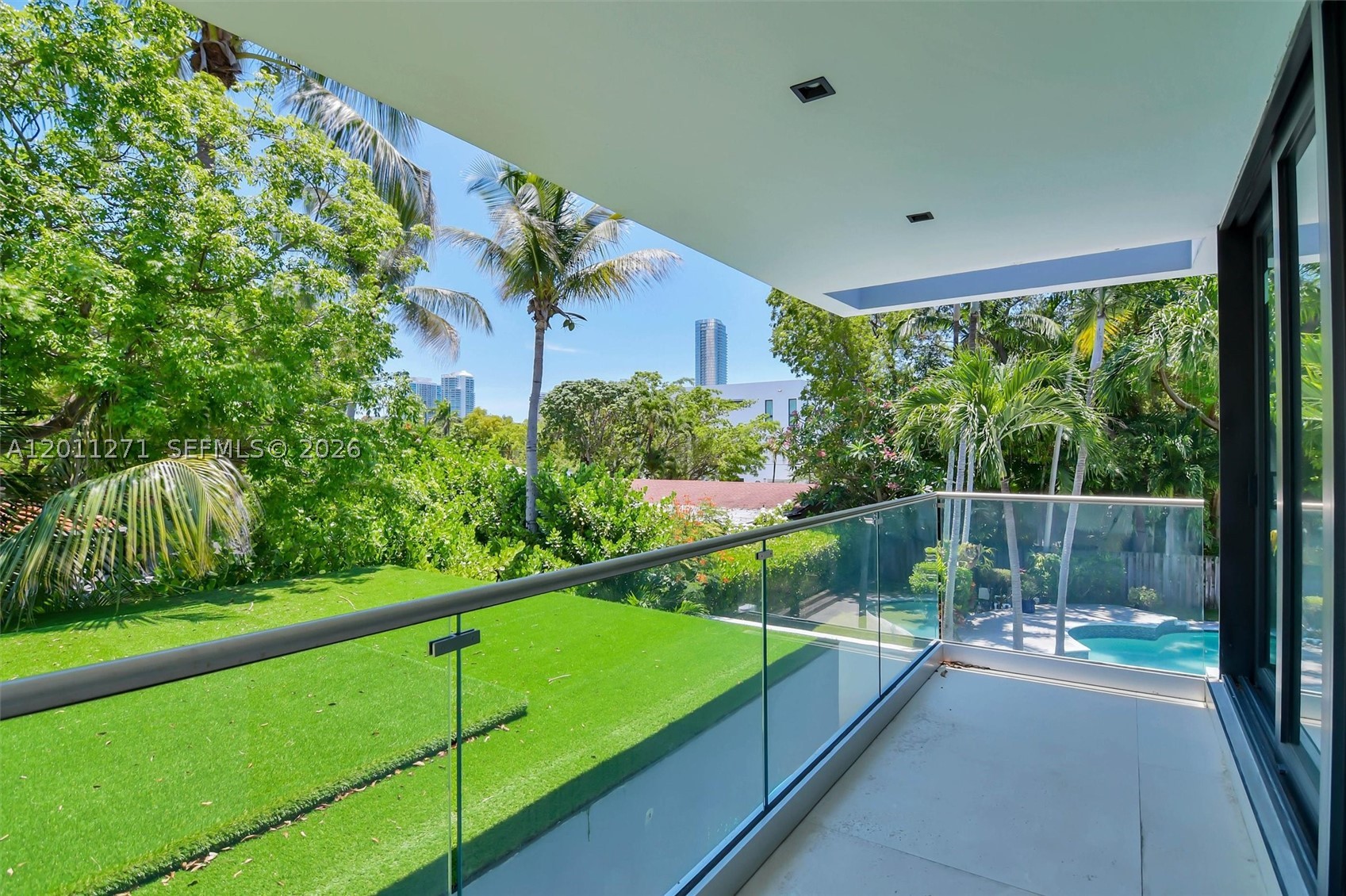 125 SW 29th Rd, Miami FL 33129