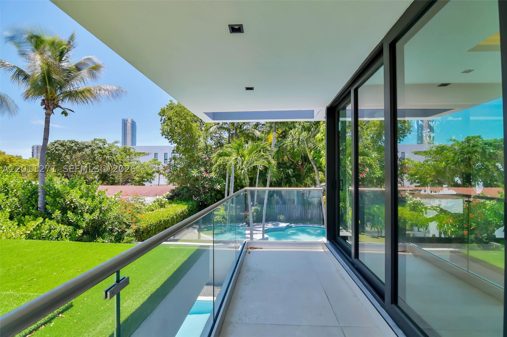 125 SW 29th Rd, Miami FL 33129