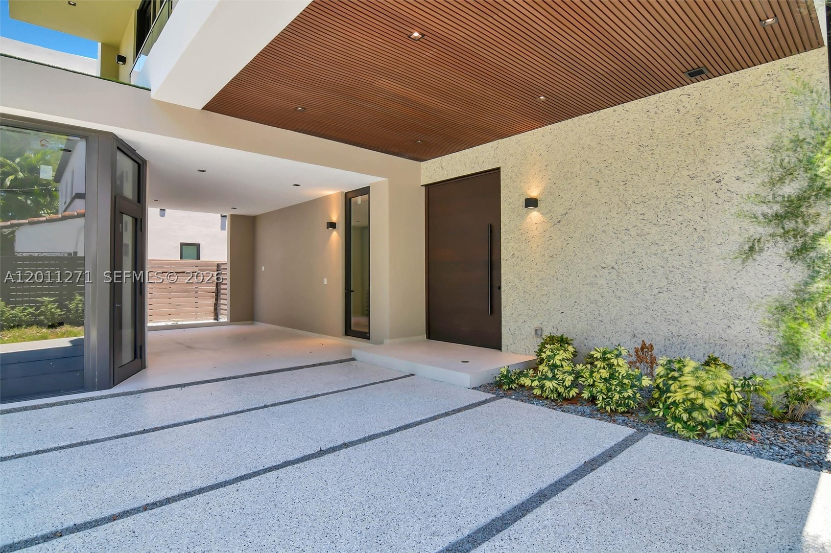 125 SW 29th Rd, Miami FL 33129
