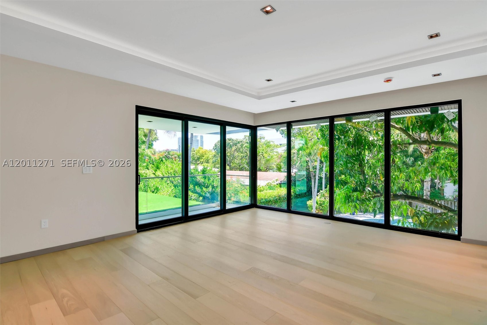 125 SW 29th Rd, Miami FL 33129