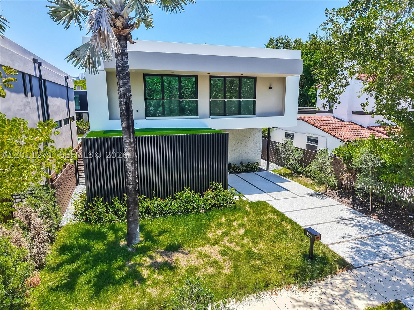125 SW 29th Rd, Miami FL 33129