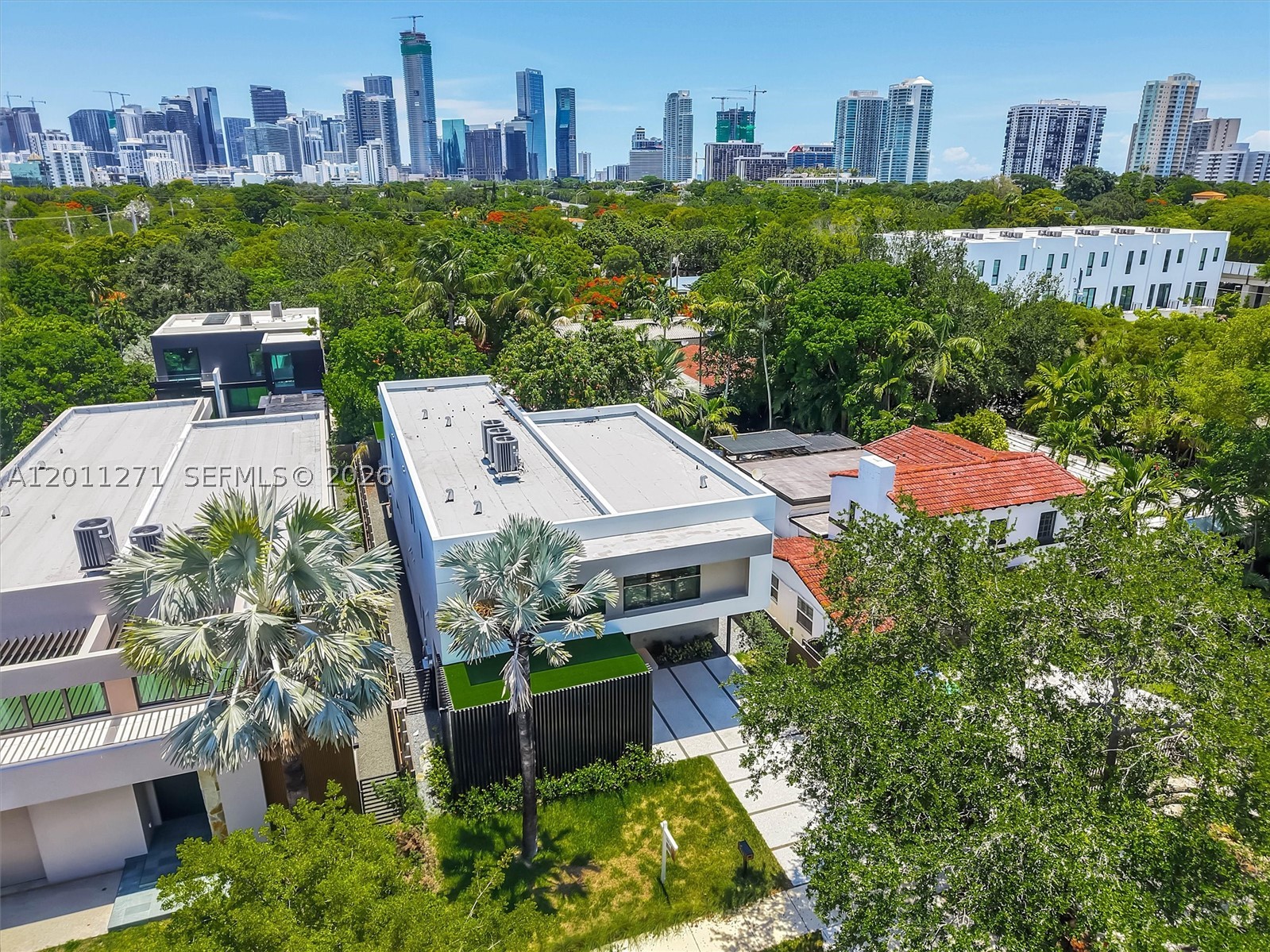 125 SW 29th Rd, Miami FL 33129