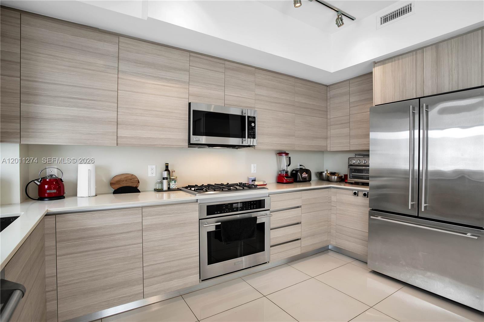87 N Shore Dr, Miami Beach FL 33141