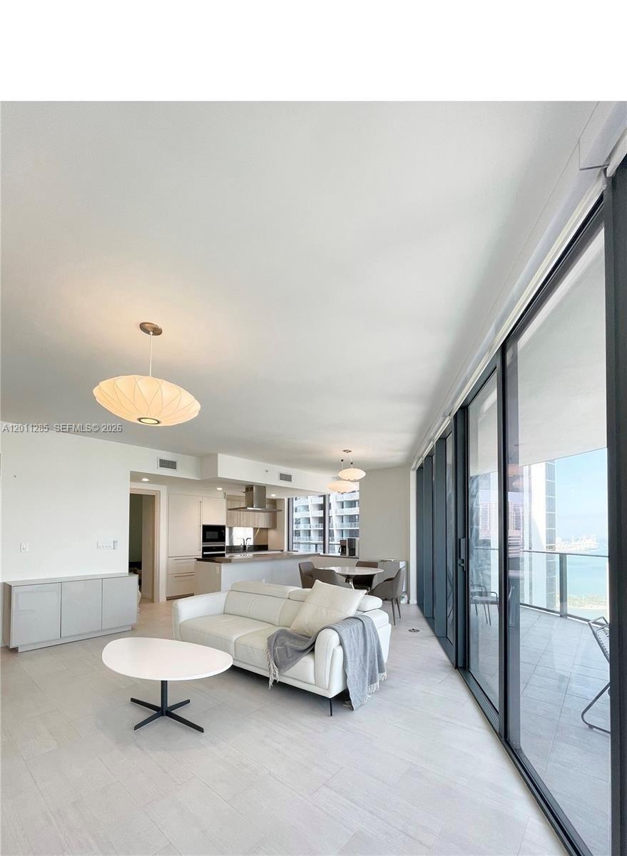 1000 Brickell Plz #4301, Miami FL 33131