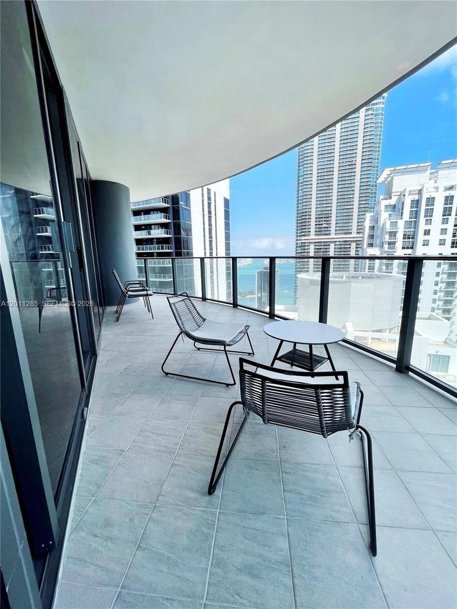 1000 Brickell Plz #4301, Miami FL 33131