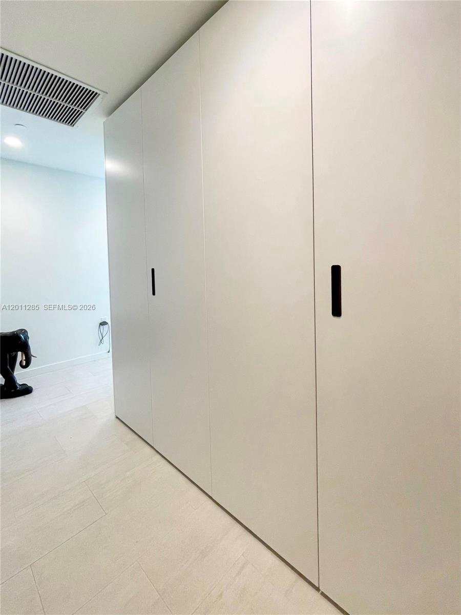 1000 Brickell Plz #4301, Miami FL 33131