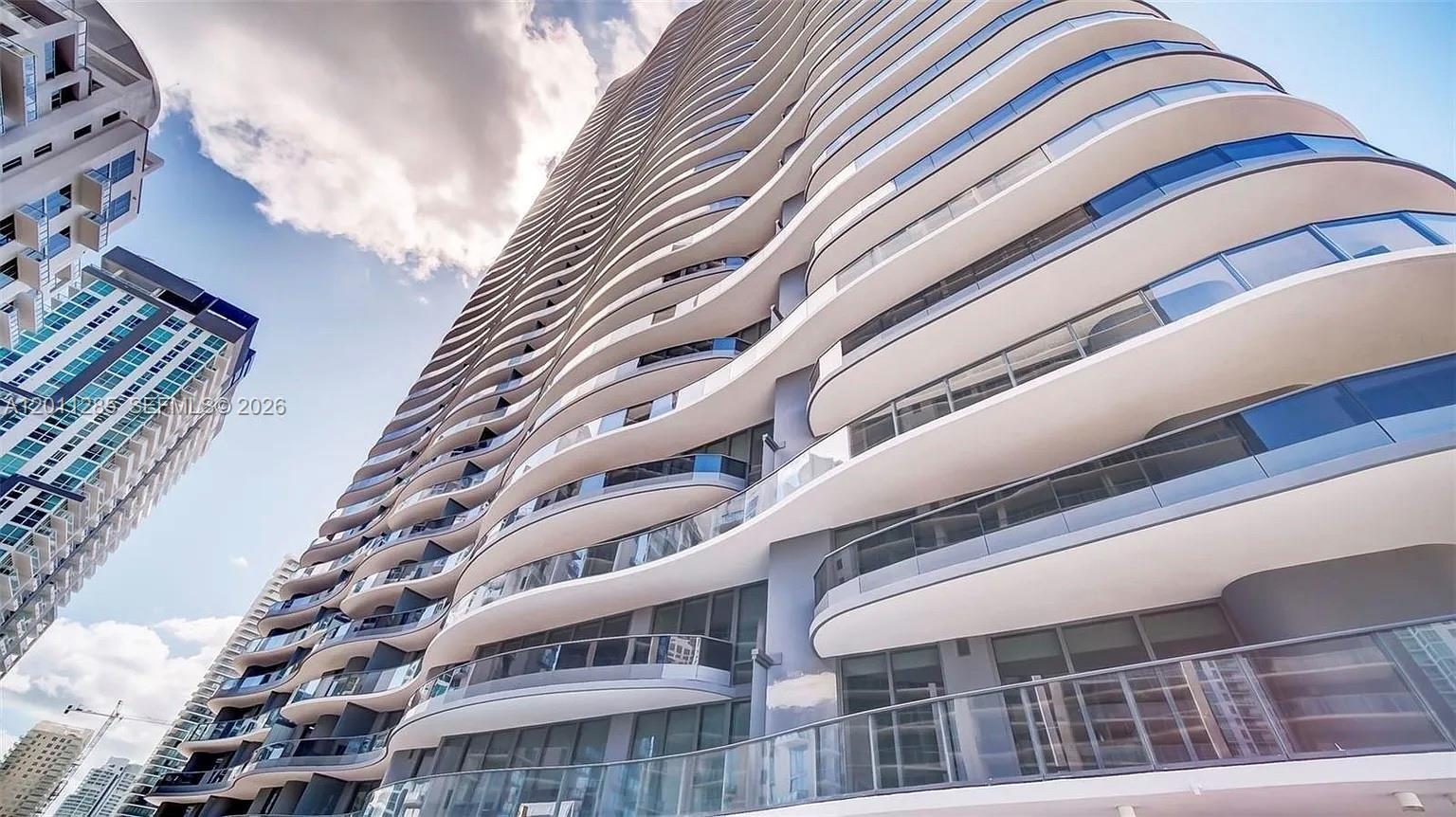 1000 Brickell Plz #4301, Miami FL 33131