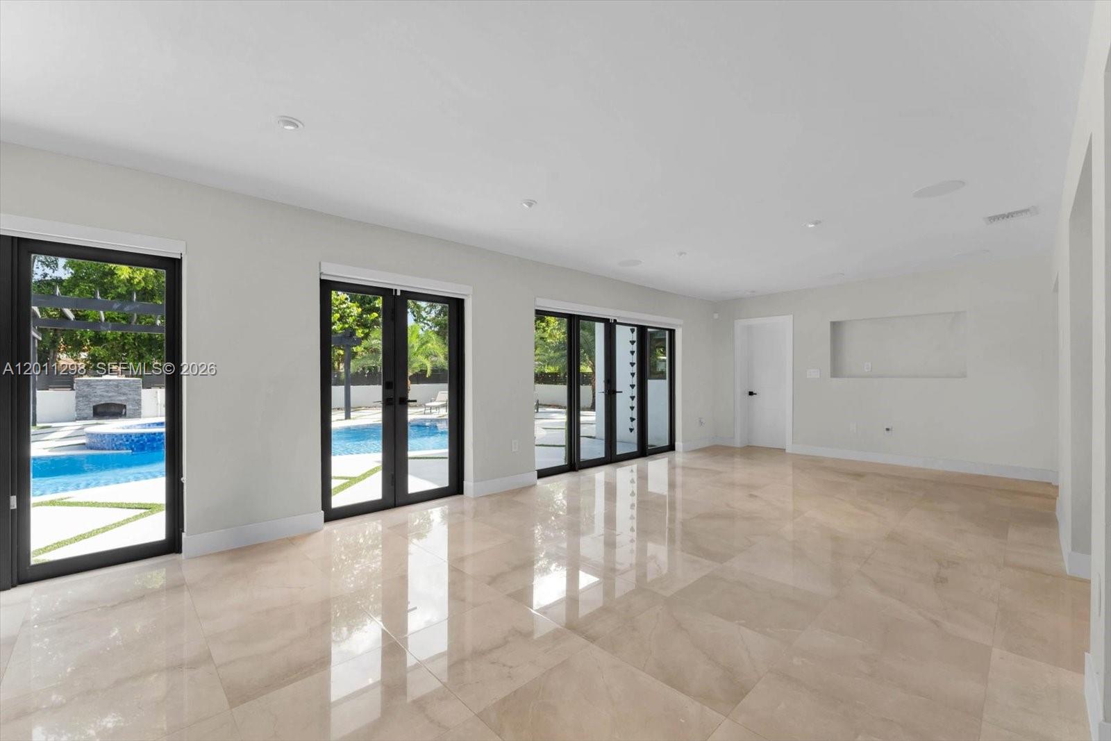29 NE 95th St, Miami Shores FL 33138