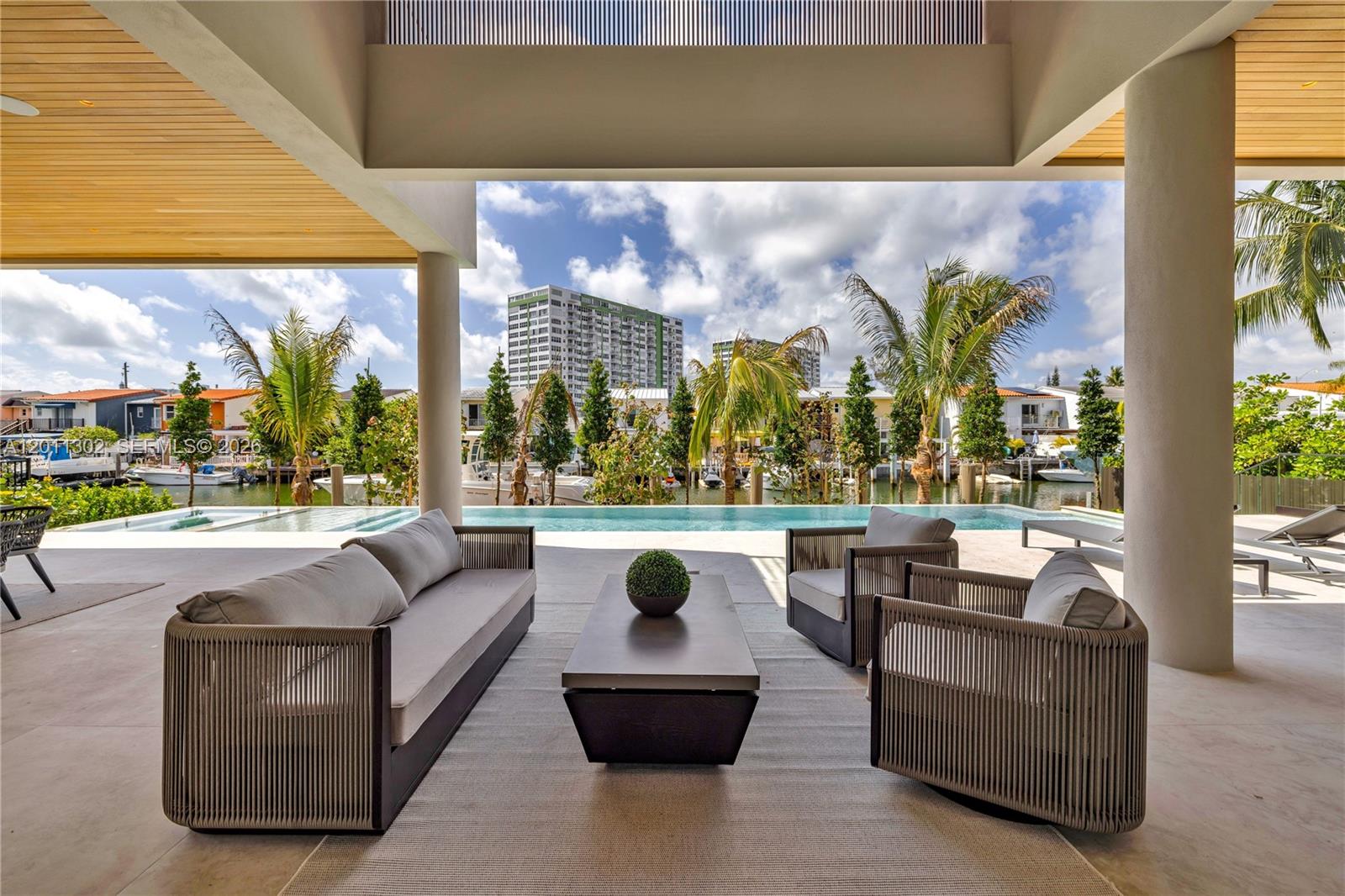 2006 NE 124th St, North Miami FL 33181