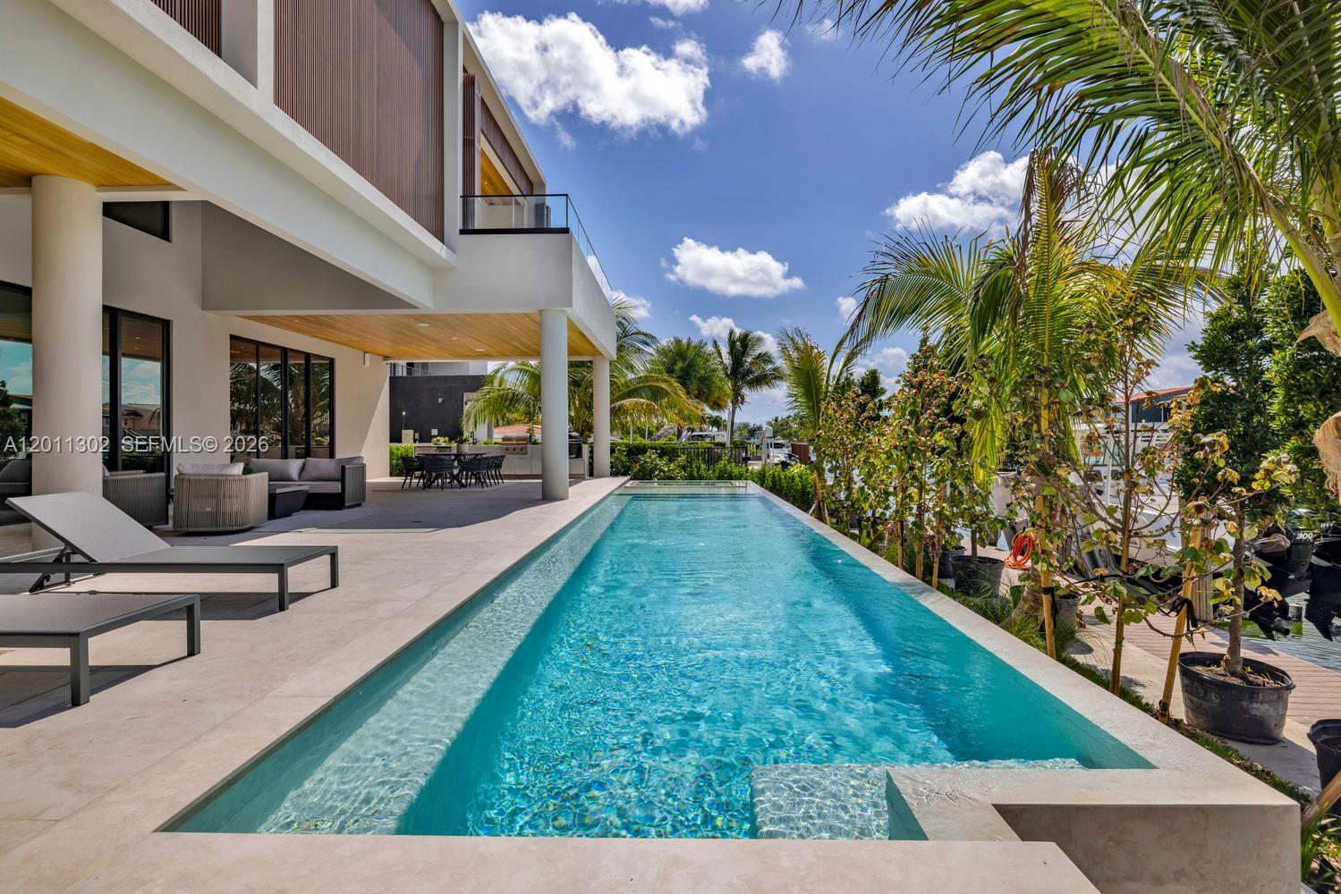 2006 NE 124th St, North Miami FL 33181