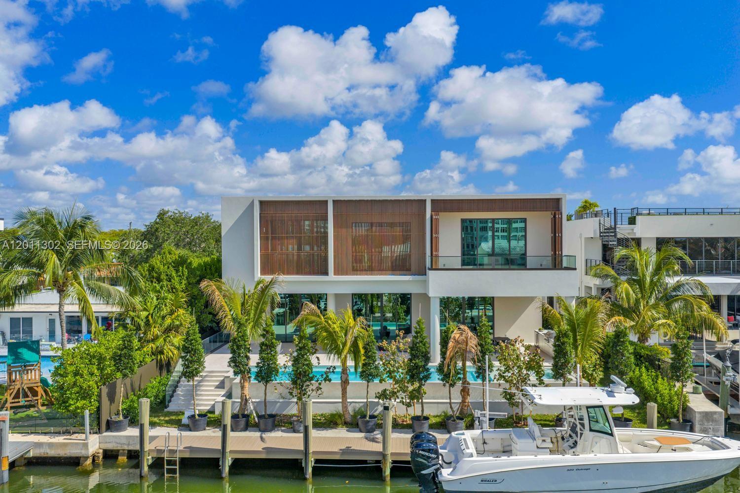 2006 NE 124th St, North Miami FL 33181