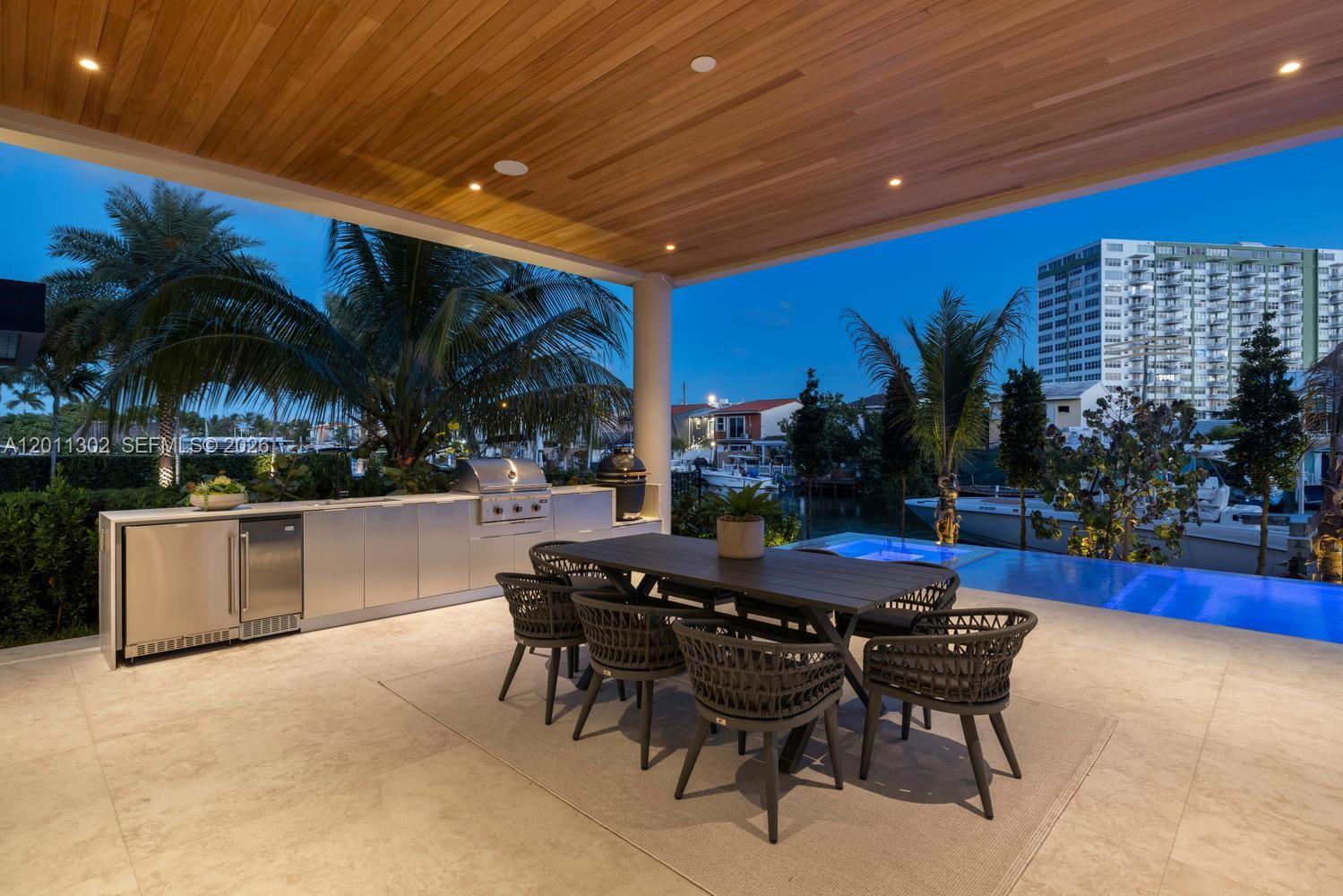 2006 NE 124th St, North Miami FL 33181