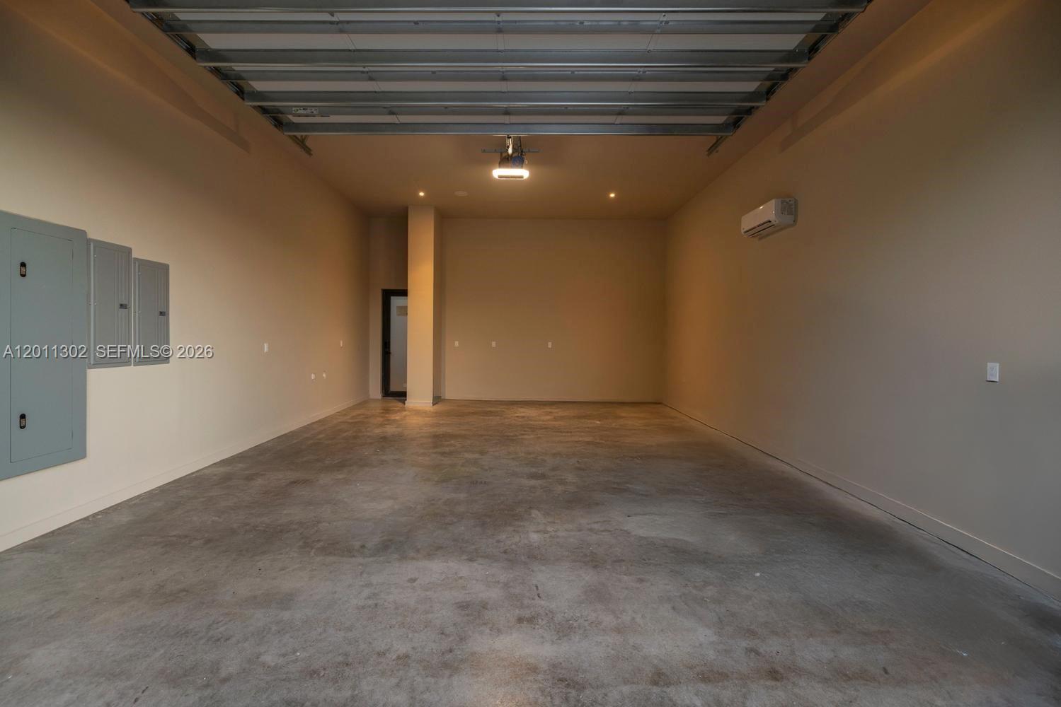 2006 NE 124th St, North Miami FL 33181