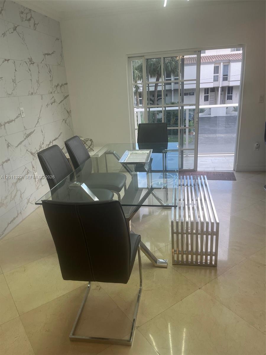 3915 NE 168th St #3915, North Miami Beach FL 33160
