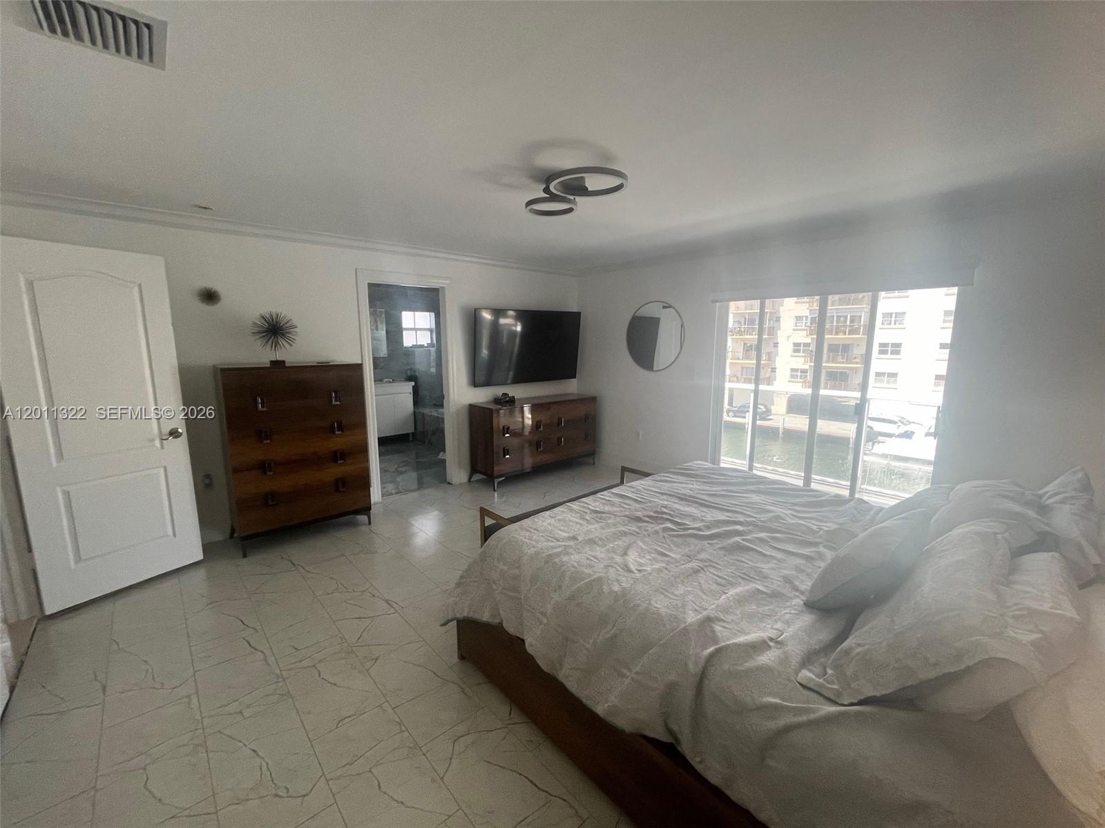3915 NE 168th St #3915, North Miami Beach FL 33160
