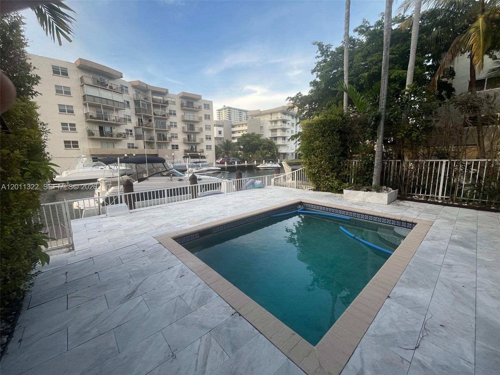 3915 NE 168th St #3915, North Miami Beach FL 33160