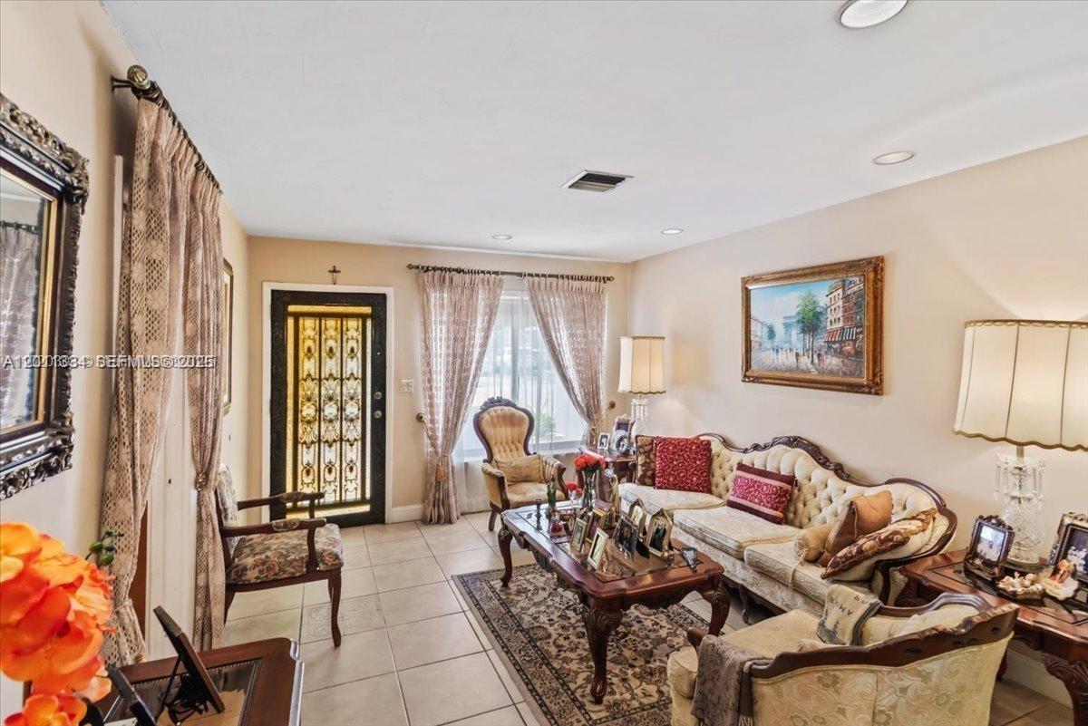 6385 SW 25th St, Miami FL 33155
