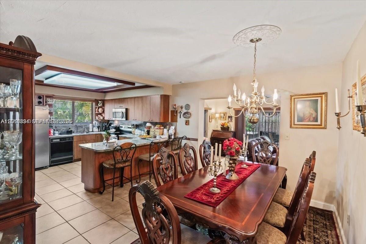 6385 SW 25th St, Miami FL 33155