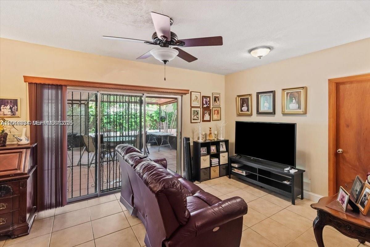 6385 SW 25th St, Miami FL 33155
