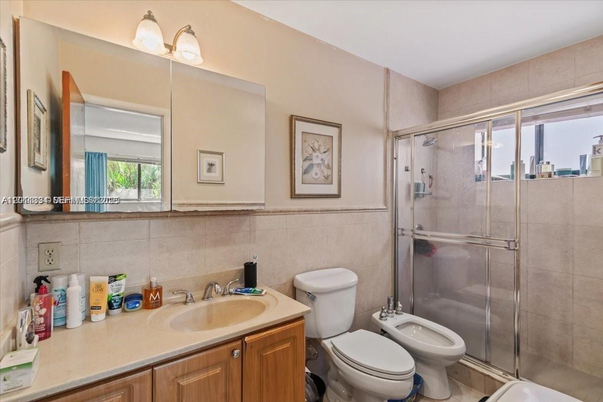 6385 SW 25th St, Miami FL 33155