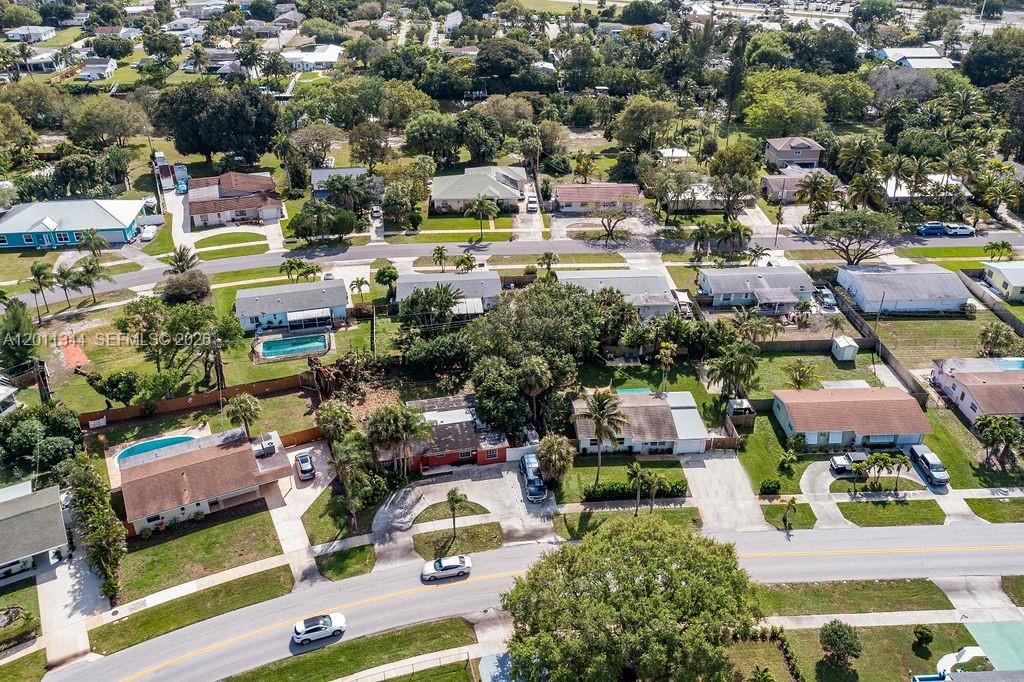 913 Lighthouse Dr, North Palm Beach FL 33408