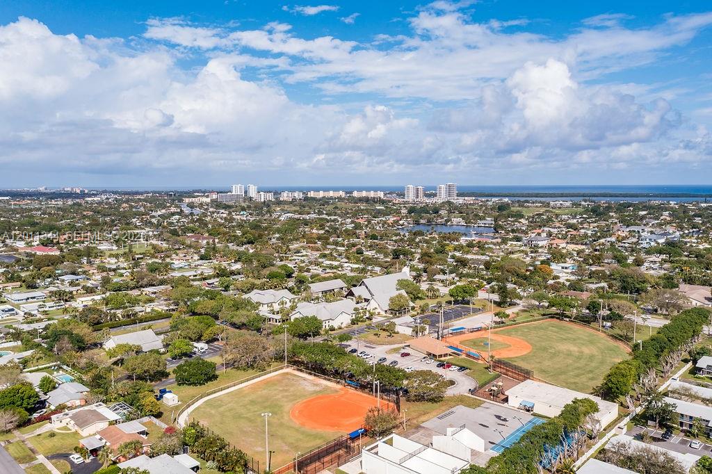 913 Lighthouse Dr, North Palm Beach FL 33408