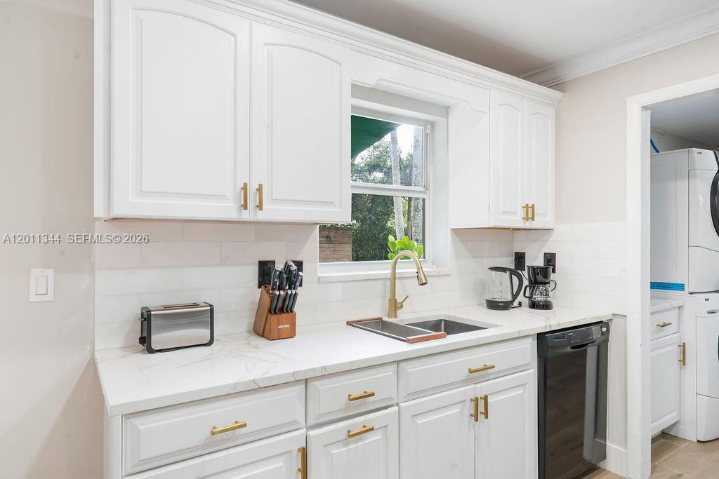 913 Lighthouse Dr, North Palm Beach FL 33408