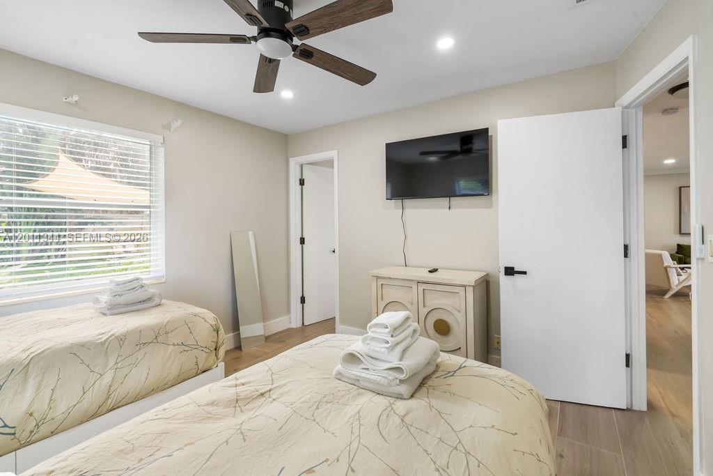 913 Lighthouse Dr, North Palm Beach FL 33408
