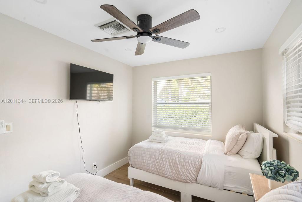 913 Lighthouse Dr, North Palm Beach FL 33408