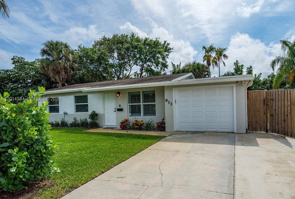 913 Lighthouse Dr, North Palm Beach FL 33408