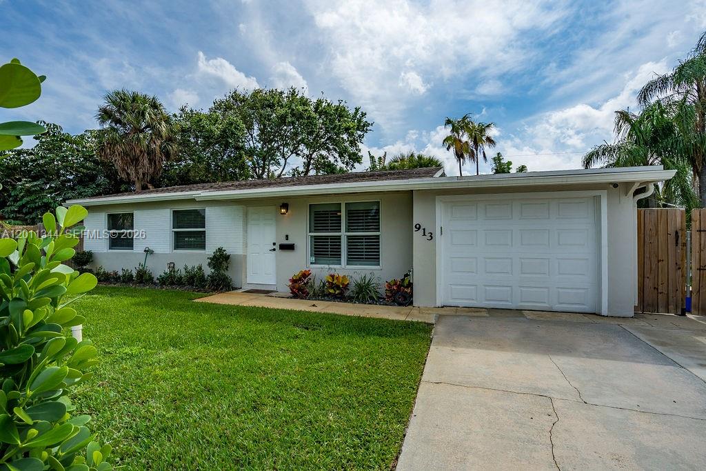 913 Lighthouse Dr, North Palm Beach FL 33408