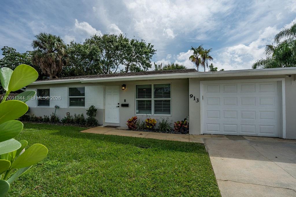 913 Lighthouse Dr, North Palm Beach FL 33408