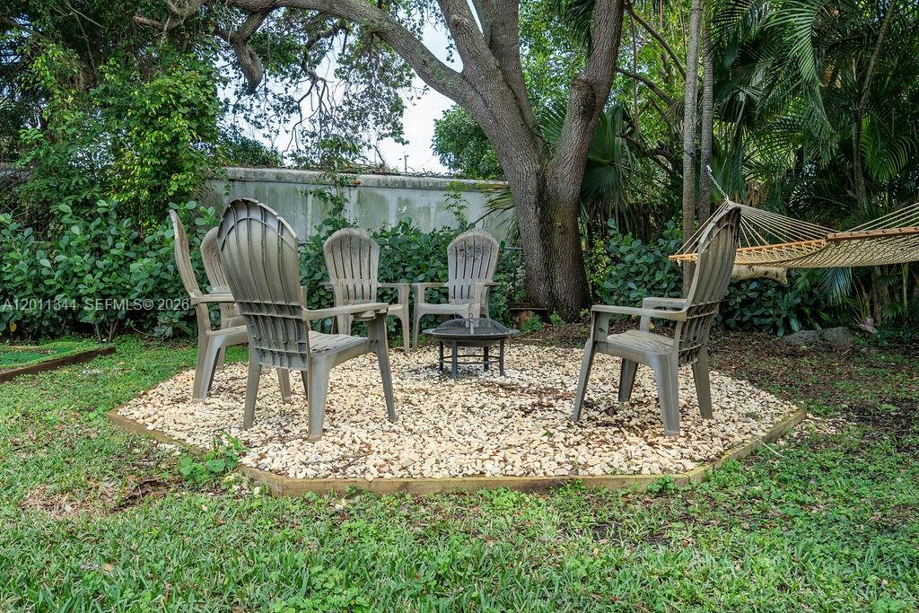 913 Lighthouse Dr, North Palm Beach FL 33408