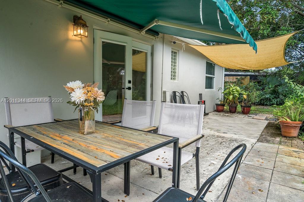 913 Lighthouse Dr, North Palm Beach FL 33408