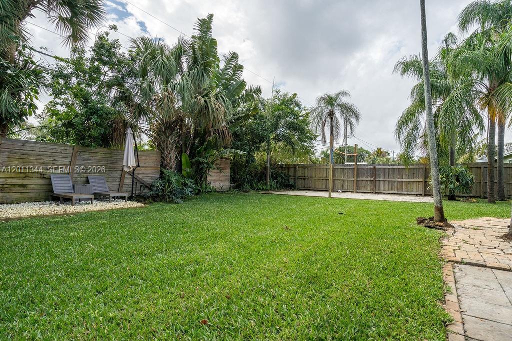 913 Lighthouse Dr, North Palm Beach FL 33408