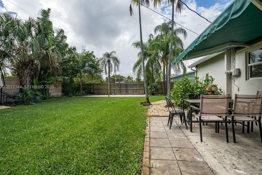 913 Lighthouse Dr, North Palm Beach FL 33408