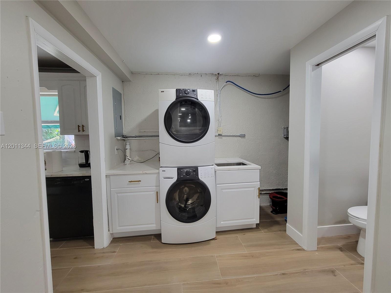 913 Lighthouse Dr, North Palm Beach FL 33408