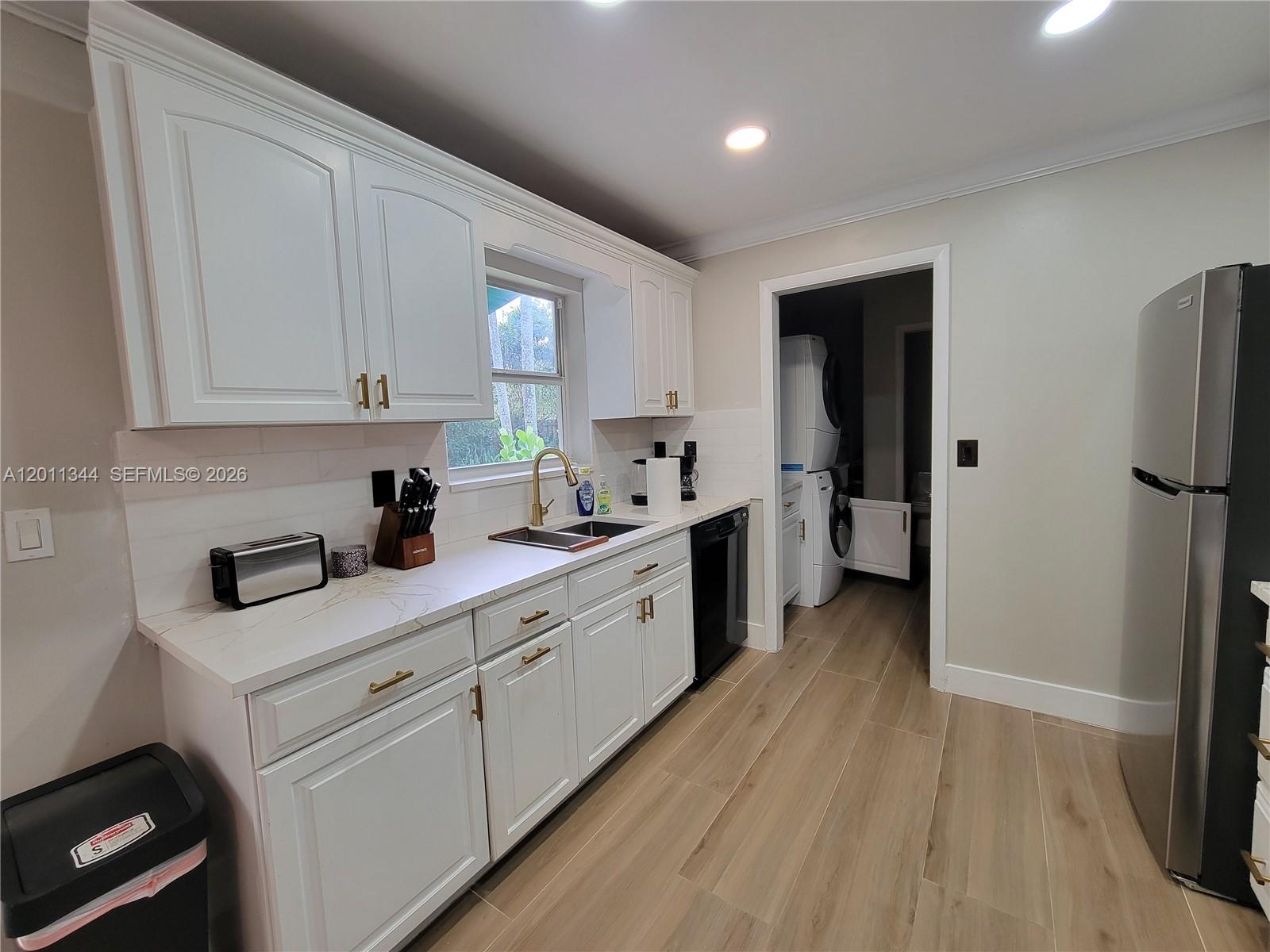 913 Lighthouse Dr, North Palm Beach FL 33408