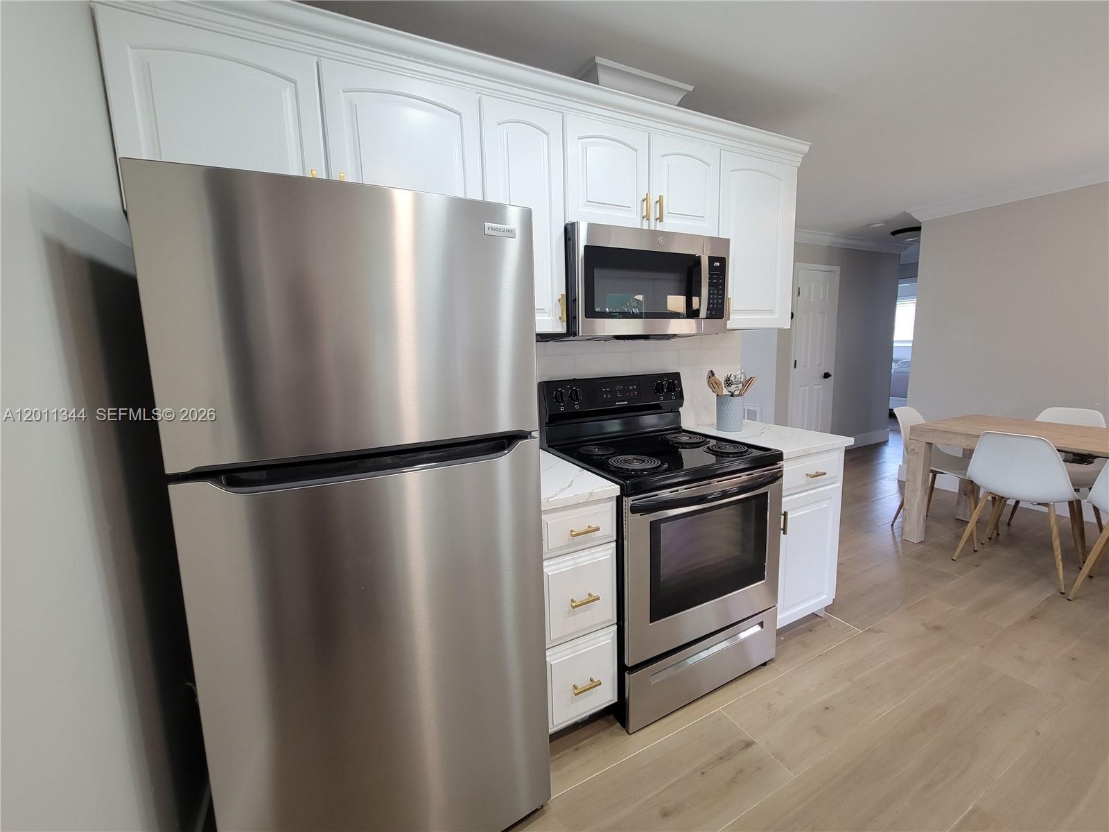913 Lighthouse Dr, North Palm Beach FL 33408
