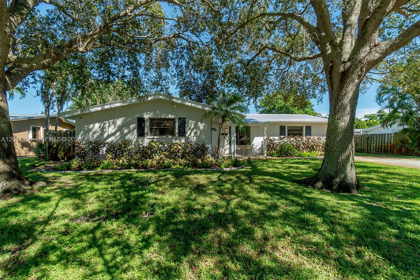 712 Tradewind Dr, North Palm Beach FL 33408