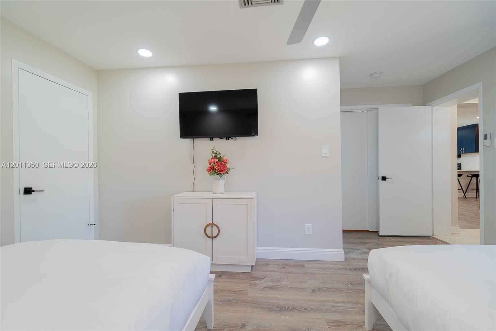 712 Tradewind Dr, North Palm Beach FL 33408