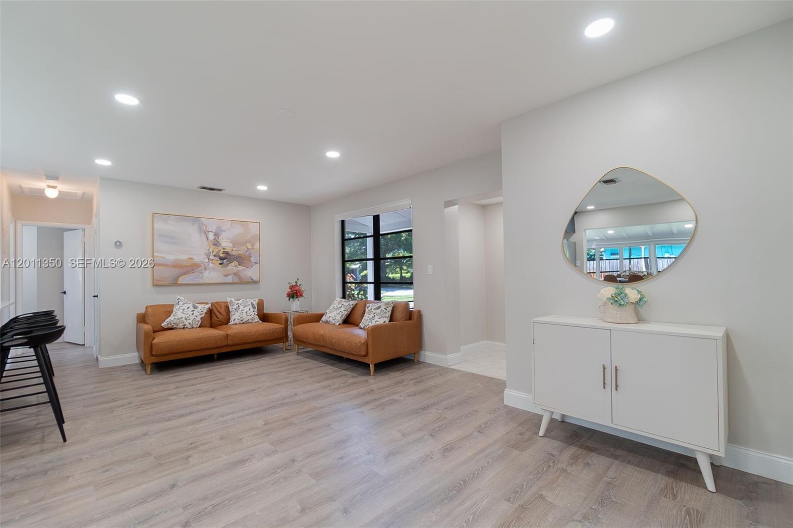 712 Tradewind Dr, North Palm Beach FL 33408
