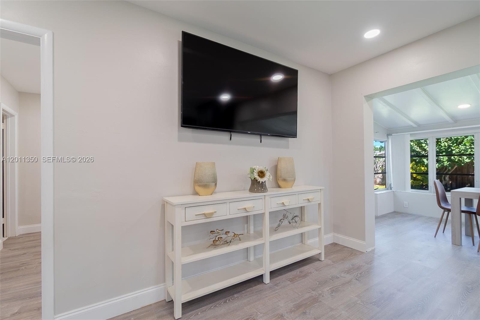 712 Tradewind Dr, North Palm Beach FL 33408