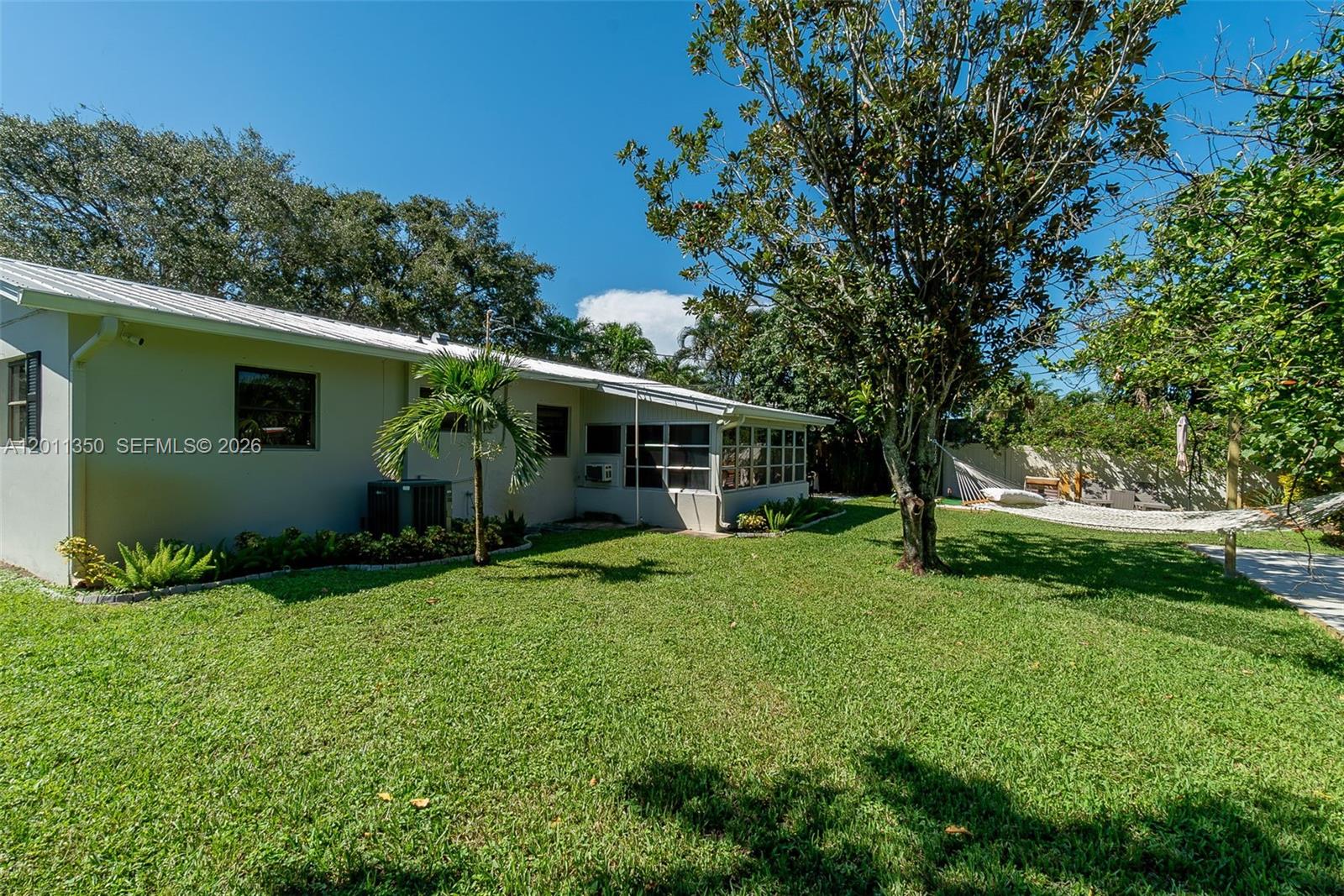 712 Tradewind Dr, North Palm Beach FL 33408