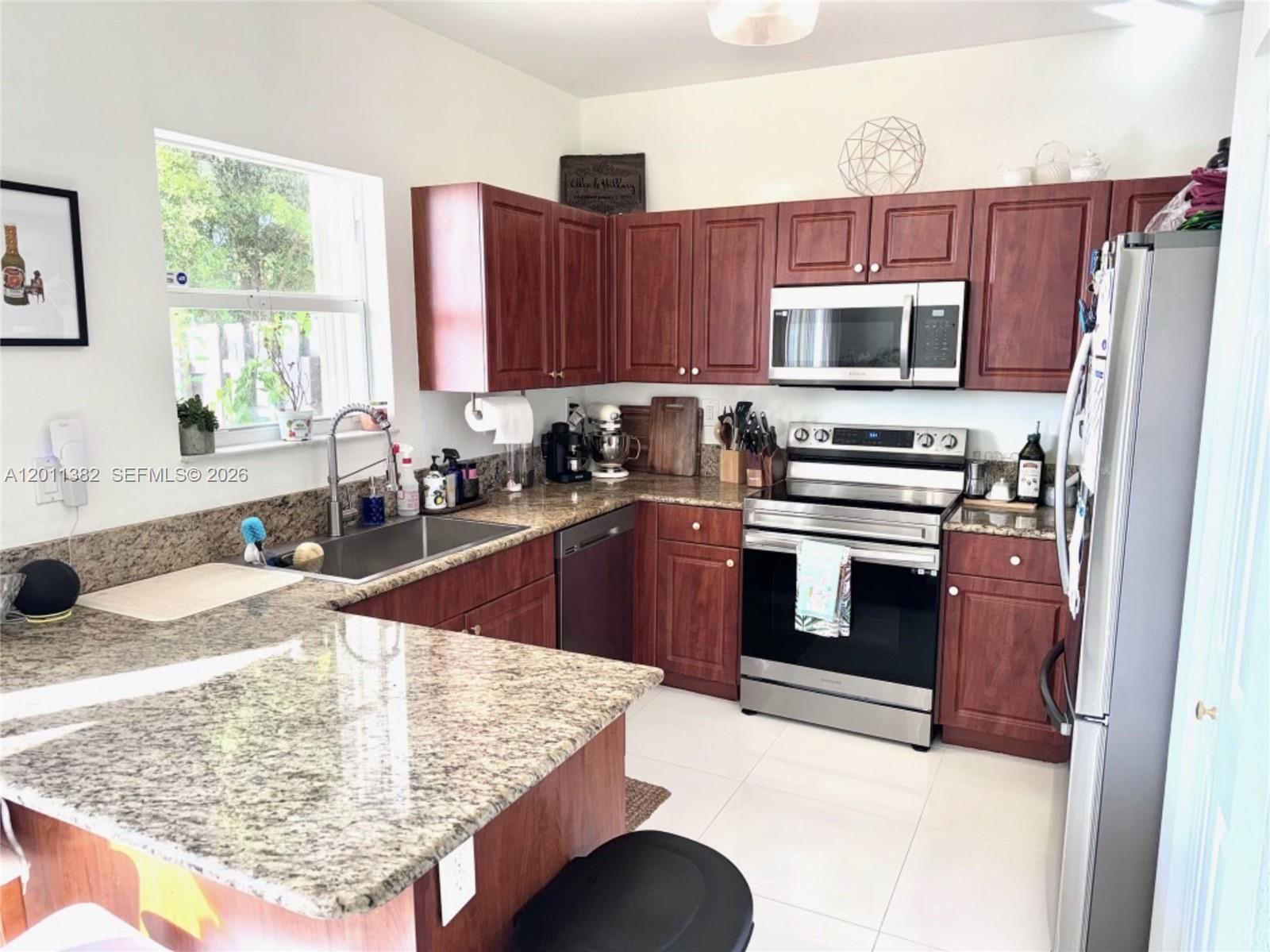22372 SW 89th Path, Cutler Bay FL 33190