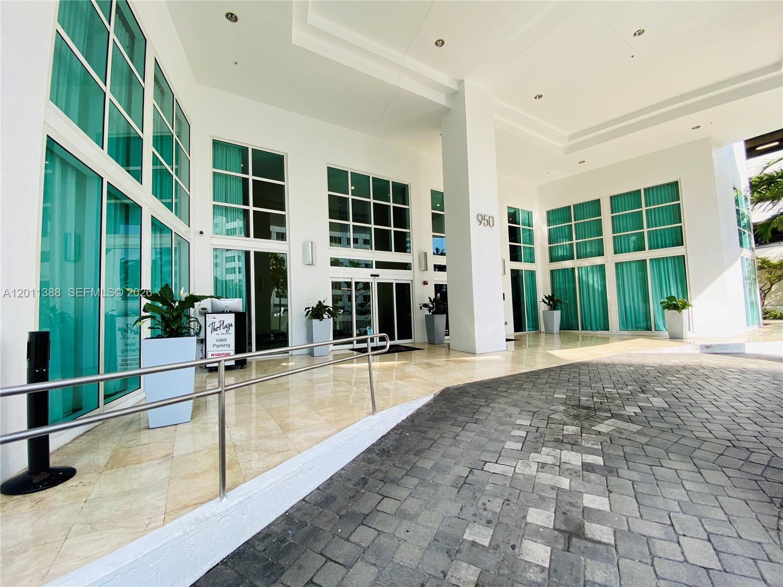 950 Brickell Bay Dr #4308, Miami FL 33131
