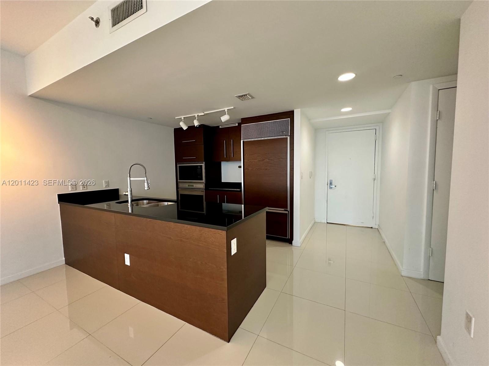 475 Brickell Avenue #1614, Miami FL 33131