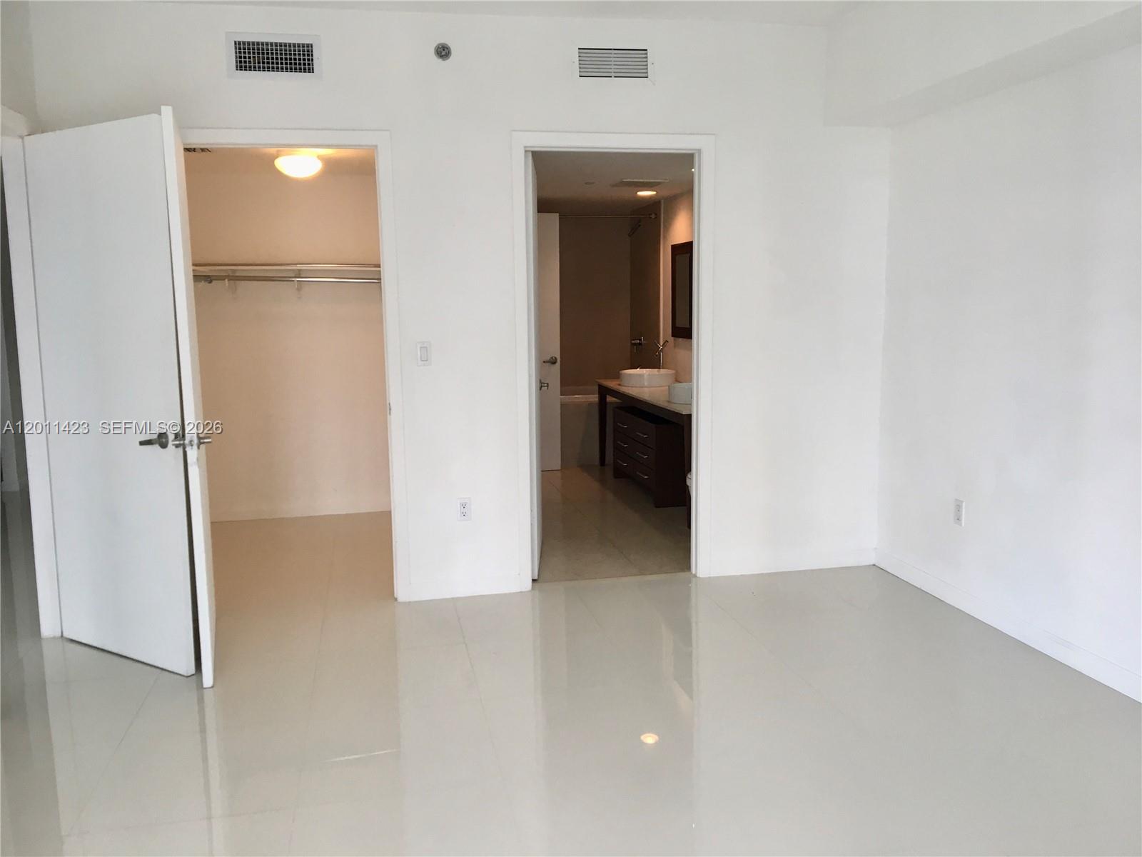 475 Brickell Avenue #1614, Miami FL 33131
